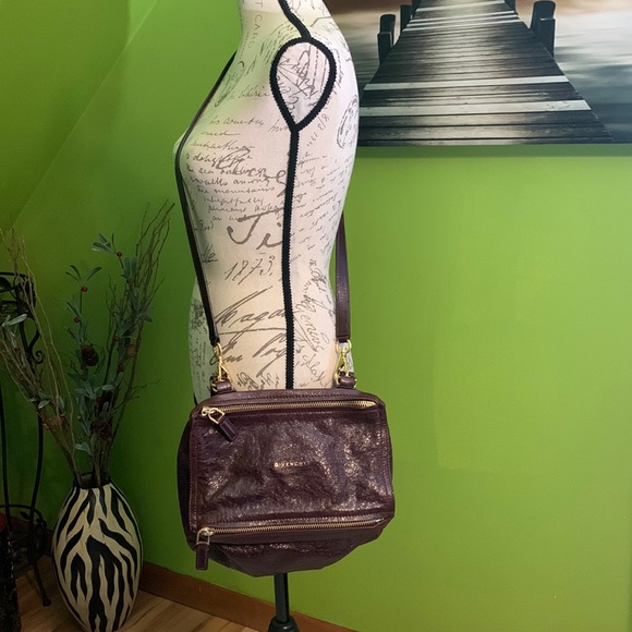 Givenchy Small Pandora Creased Patent Leather Shoulder Bag - Picture 4 of 16